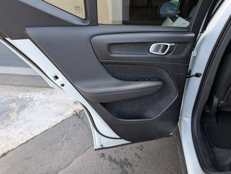 2019 Volvo XC40 T5 R-Design - Photo 25 - Bountiful, UT 84010
