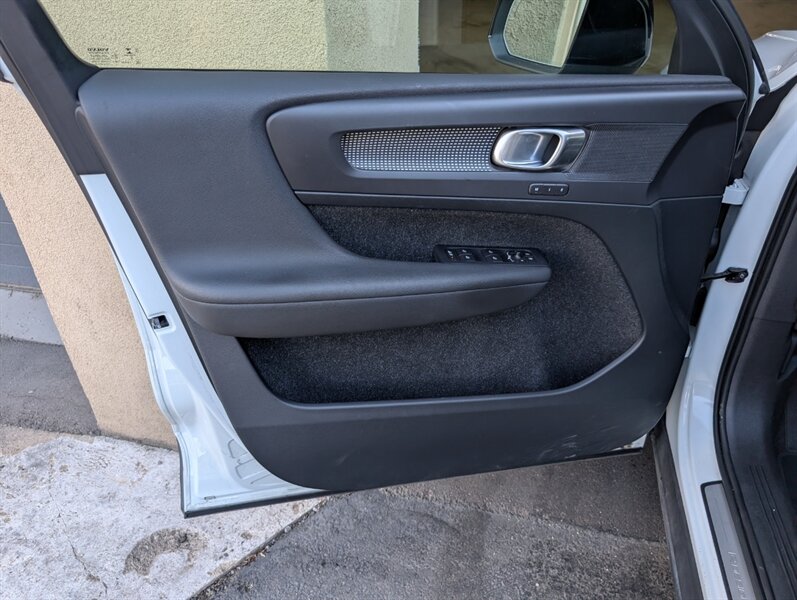 2019 Volvo XC40 T5 R-Design - Photo 18 - Bountiful, UT 84010