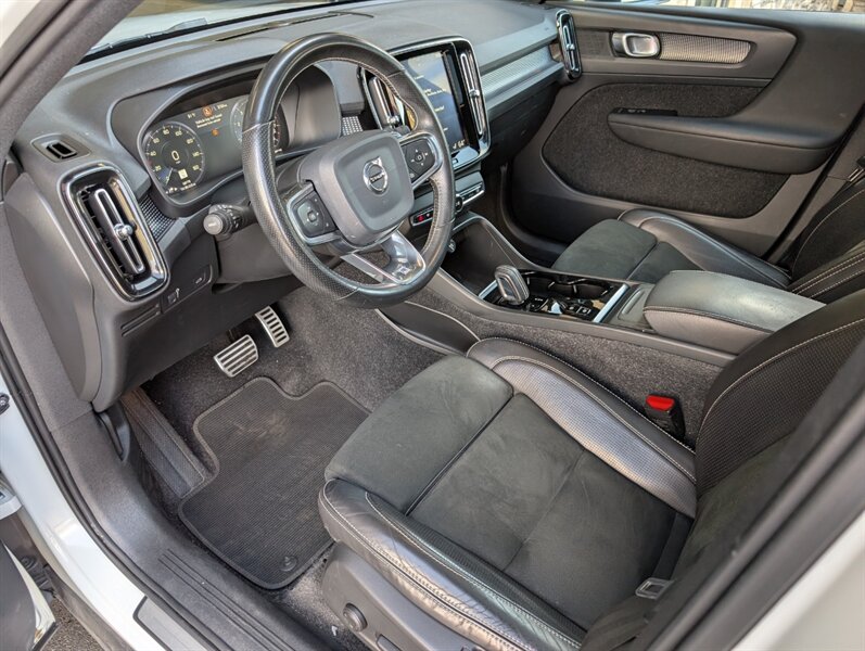 2019 Volvo XC40 T5 R-Design - Photo 2 - Bountiful, UT 84010