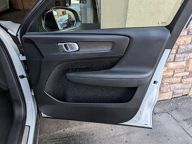 2019 Volvo XC40 T5 R-Design - Photo 30 - Bountiful, UT 84010