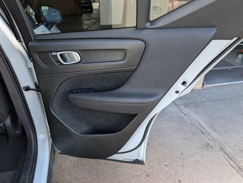2019 Volvo XC40 T5 R-Design - Photo 28 - Bountiful, UT 84010