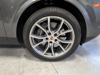 2023 Porsche Cayenne Platinum Edition   - Photo 12 - Bountiful, UT 84010