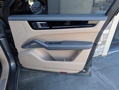 2023 Porsche Cayenne Platinum Edition   - Photo 30 - Bountiful, UT 84010