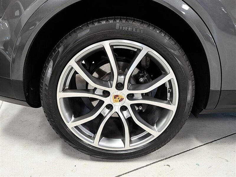 2023 Porsche Cayenne Platinum Edition - Photo 13 - Bountiful, UT 84010