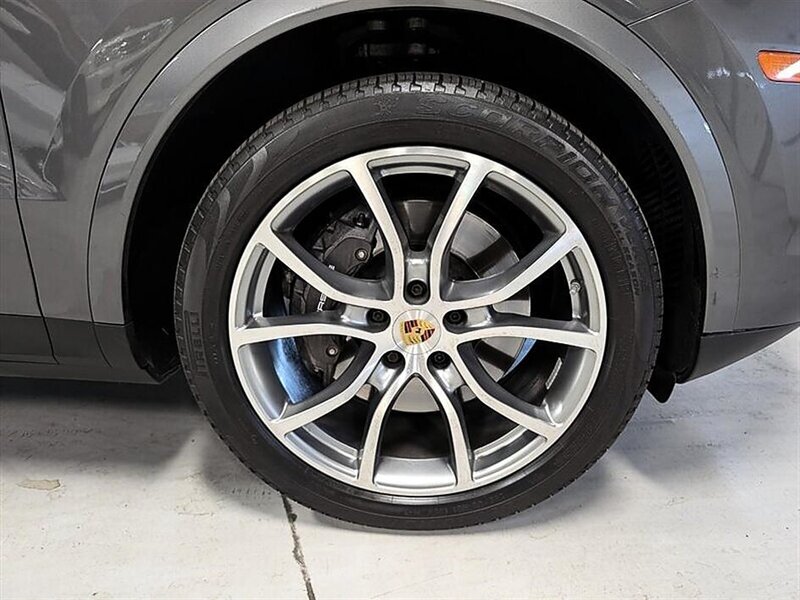 2023 Porsche Cayenne Platinum Edition - Photo 12 - Bountiful, UT 84010