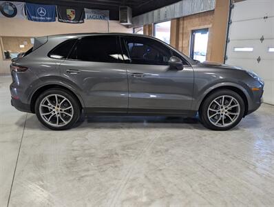 2023 Porsche Cayenne Platinum Edition   - Photo 11 - Bountiful, UT 84010