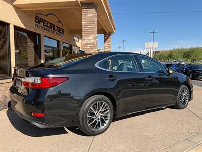 2017 Lexus ES 350   - Photo 32 - St. George, UT 84770-2625