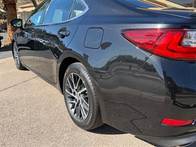 2017 Lexus ES 350   - Photo 23 - St. George, UT 84770-2625