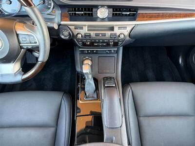 2017 Lexus ES 350   - Photo 44 - St. George, UT 84770-2625