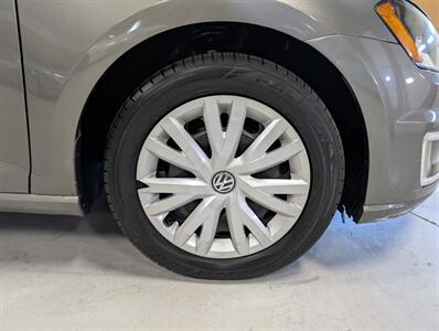 2015 Volkswagen e-Golf Limited Edition   - Photo 12 - Bountiful, UT 84010