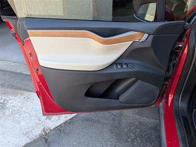 2021 Tesla Model X Long Range Plus   - Photo 18 - Bountiful, UT 84010