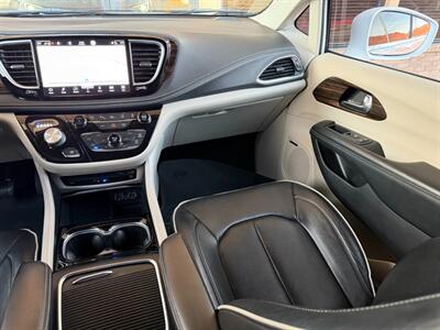 2021 Chrysler Pacifica Limited   - Photo 18 - St. George, UT 84770-2625