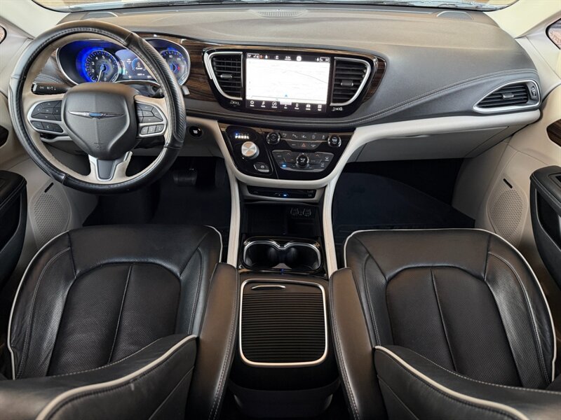 2021 Chrysler Pacifica Limited photo 4