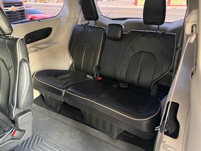 2021 Chrysler Pacifica Limited   - Photo 13 - St. George, UT 84770-2625