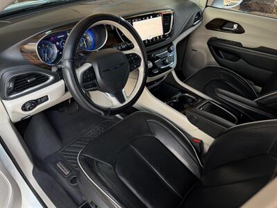 2021 Chrysler Pacifica Limited   - Photo 2 - St. George, UT 84770-2625