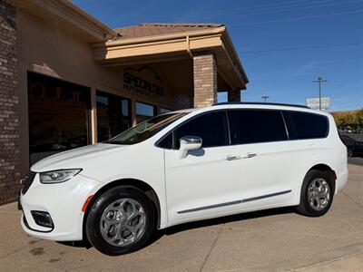 2021 Chrysler Pacifica Limited   - Photo 8 - St. George, UT 84770-2625
