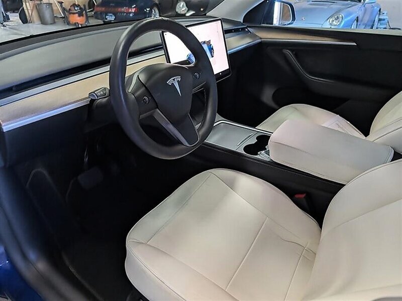 2023 Tesla Model Y Long Range - Photo 2 - Bountiful, UT 84010
