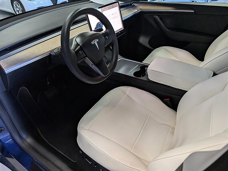 2023 Tesla Model Y Long Range - Photo 2 - Bountiful, UT 84010