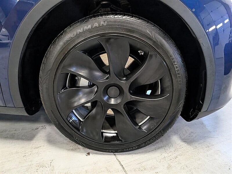 2023 Tesla Model Y Long Range - Photo 12 - Bountiful, UT 84010