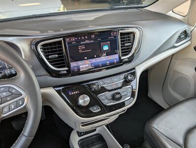 2024 Chrysler Pacifica Touring L   - Photo 23 - Bountiful, UT 84010