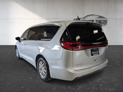 2024 Chrysler Pacifica Touring L   - Photo 8 - Bountiful, UT 84010