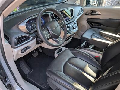 2024 Chrysler Pacifica Touring L   - Photo 2 - Bountiful, UT 84010