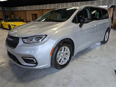 2024 Chrysler Pacifica Touring L   - Photo 5 - Bountiful, UT 84010