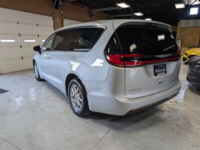 2024 Chrysler Pacifica Touring L   - Photo 8 - Bountiful, UT 84010