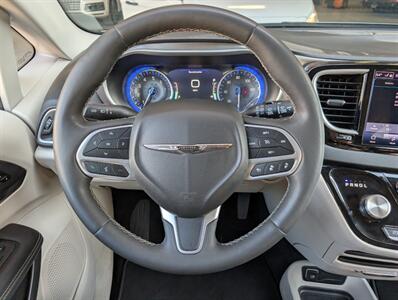 2024 Chrysler Pacifica Touring L   - Photo 19 - Bountiful, UT 84010
