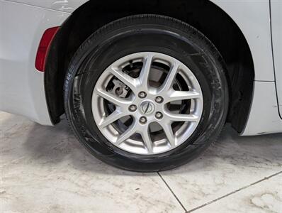 2024 Chrysler Pacifica Touring L   - Photo 13 - Bountiful, UT 84010
