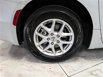 2024 Chrysler Pacifica Touring L   - Photo 13 - Bountiful, UT 84010