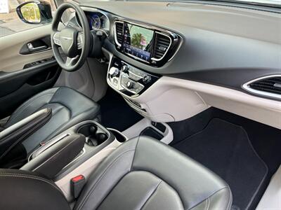 2024 Chrysler Pacifica Touring L   - Photo 7 - St. George, UT 84770-2625