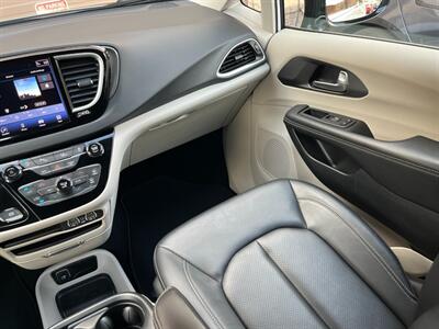 2024 Chrysler Pacifica Touring L   - Photo 18 - St. George, UT 84770-2625