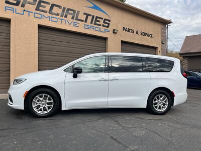 2024 Chrysler Pacifica Touring L   - Photo 3 - St. George, UT 84770-2625