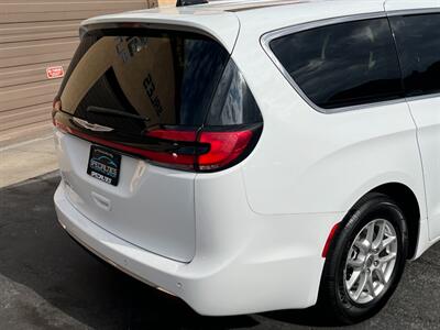 2024 Chrysler Pacifica Touring L   - Photo 16 - St. George, UT 84770-2625