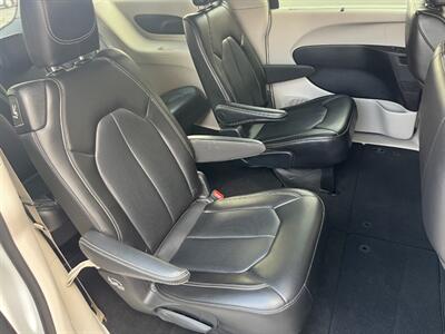 2024 Chrysler Pacifica Touring L   - Photo 15 - St. George, UT 84770-2625