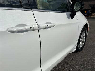 2024 Chrysler Pacifica Touring L   - Photo 30 - St. George, UT 84770-2625
