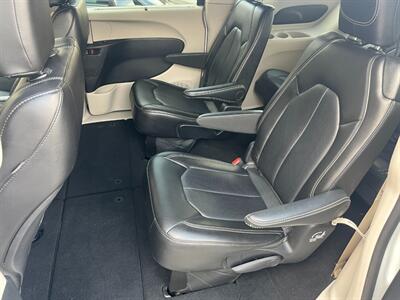 2024 Chrysler Pacifica Touring L   - Photo 11 - St. George, UT 84770-2625