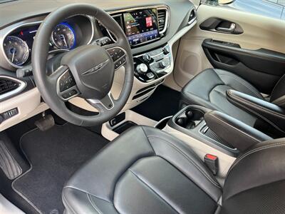 2024 Chrysler Pacifica Touring L   - Photo 2 - St. George, UT 84770-2625