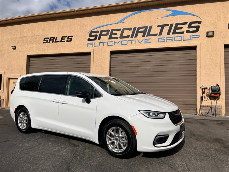 2024 Chrysler Pacifica Touring L   - Photo 1 - St. George, UT 84770-2625
