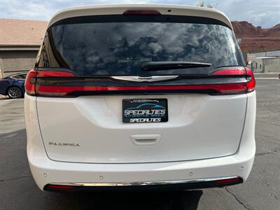 2024 Chrysler Pacifica Touring L   - Photo 26 - St. George, UT 84770-2625