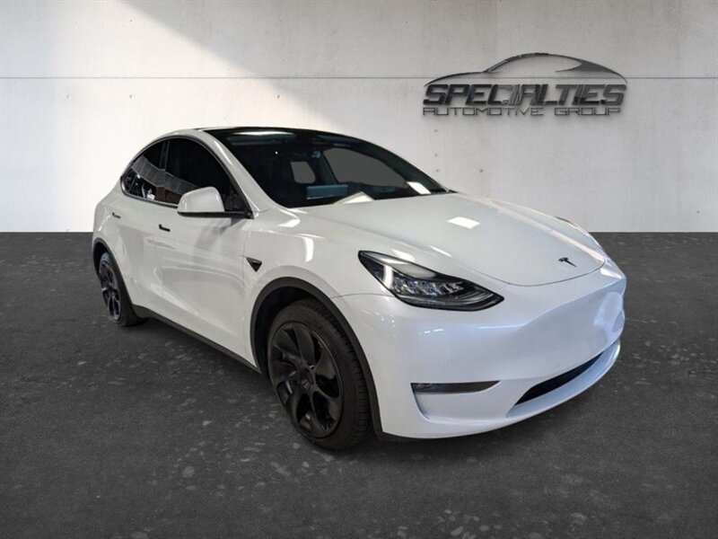 2022 Tesla Model Y Long Range Dual Motor All-Wheel Drive's photo