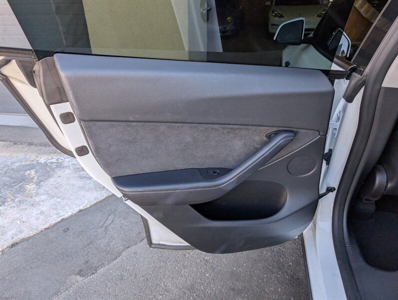 2022 Tesla Model Y Long Range - Photo 24 - Bountiful, UT 84010