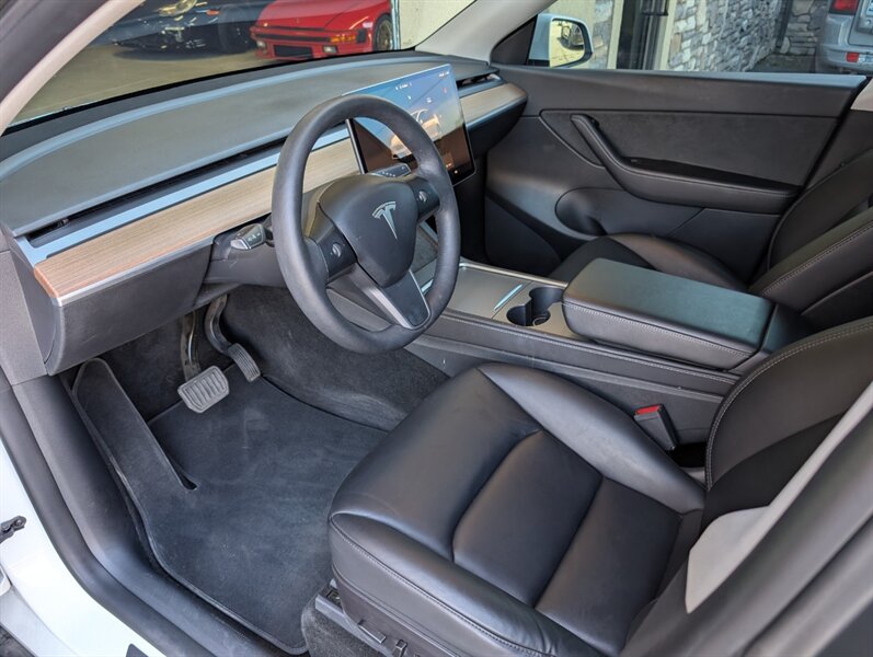 2022 Tesla Model Y Long Range - Photo 2 - Bountiful, UT 84010