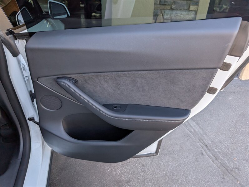 2022 Tesla Model Y Long Range - Photo 27 - Bountiful, UT 84010