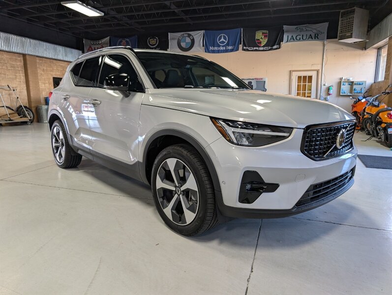 2025 Volvo XC40 Plus Dark Theme   - Photo 1 - Bountiful, UT 84010