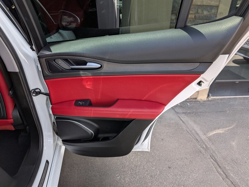 2020 Alfa Romeo Stelvio Ti Sport - Photo 28 - Bountiful, UT 84010