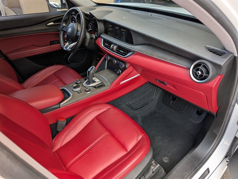 2020 Alfa Romeo Stelvio Ti Sport - Photo 4 - Bountiful, UT 84010