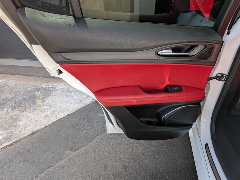 2020 Alfa Romeo Stelvio Ti Sport - Photo 25 - Bountiful, UT 84010