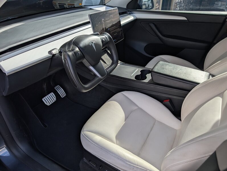 2023 Tesla Model Y Performance - Photo 2 - Bountiful, UT 84010